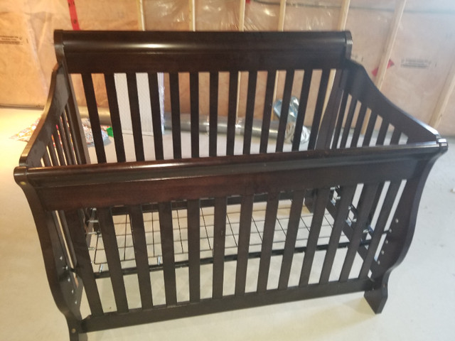 Used Baby Crib in Cribs in Markham / York Region - Image 2