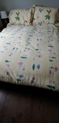 BED SHEETS QUEEN SIZE WITH DUVET COMFORTERS INClUDES ACCESSORIES