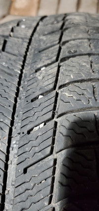 2 pneus Michelin X-Ice / 2 Michelin X-Ice tires 215/60/16