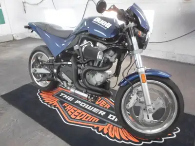 Absolutely MINT 92 buell m2. 1200cc harley sportster based engine with a arm pulling 93hp! very uniq...