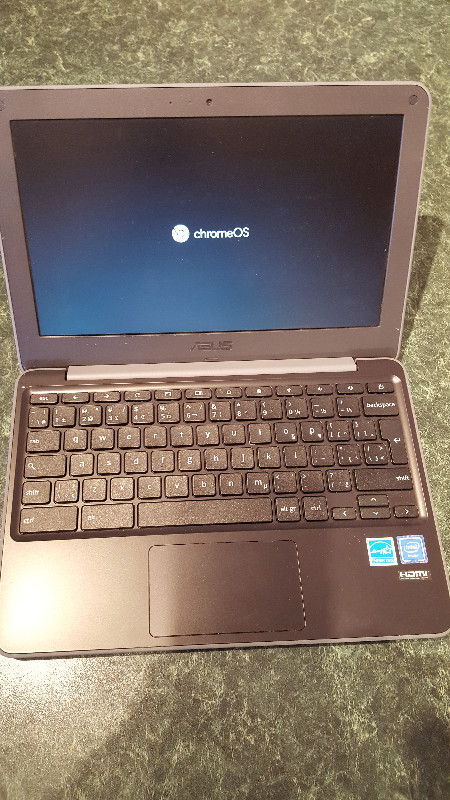 ASUS Chromebook laptop computer in Laptops in Winnipeg - Image 2