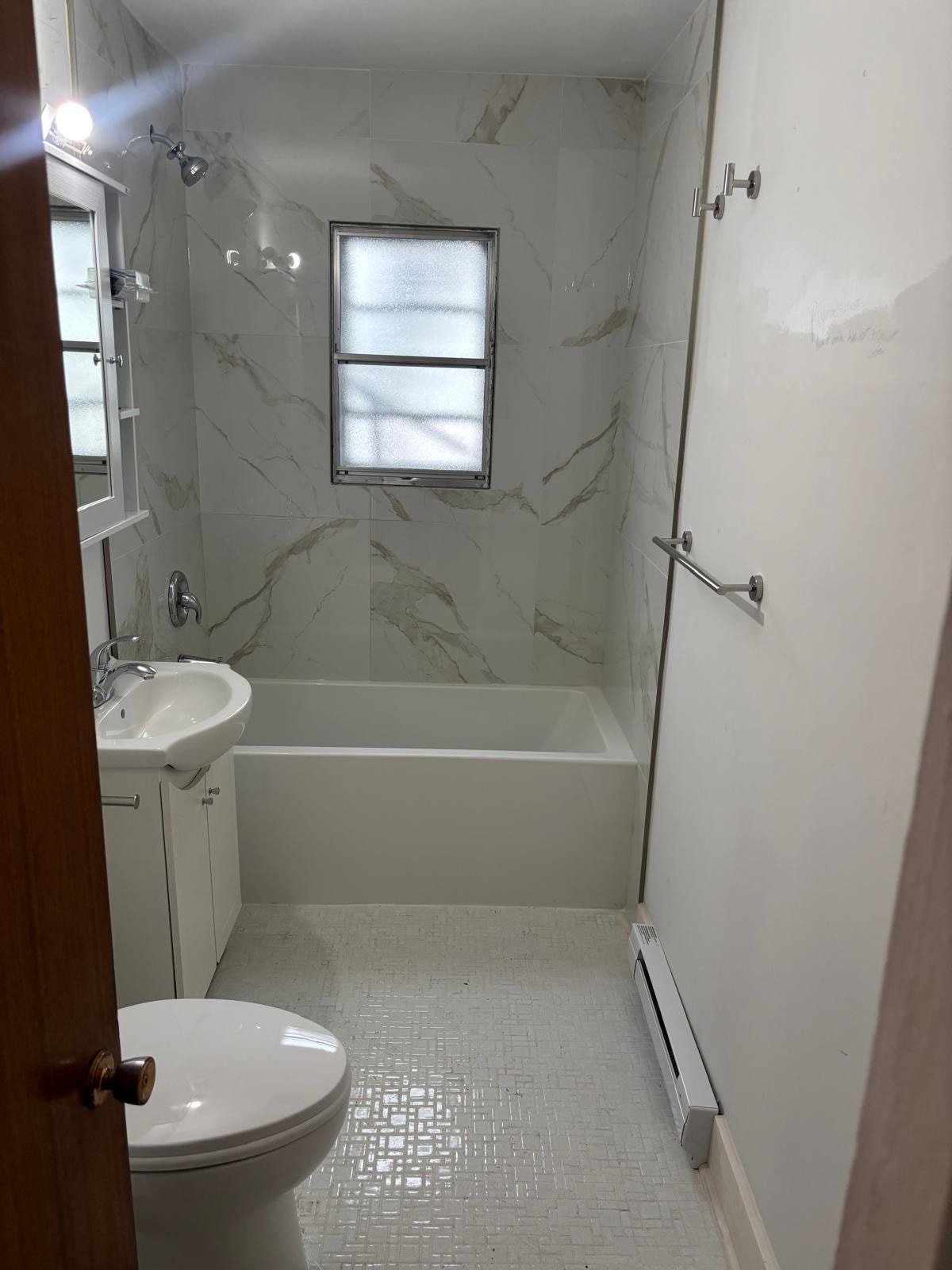 Grand logement 4 ch salon double à louer — photo 3