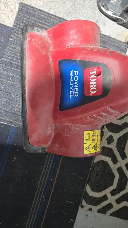TORO ELECTRIC SHOVEL in Snowblowers in Laval / North Shore - Image 2