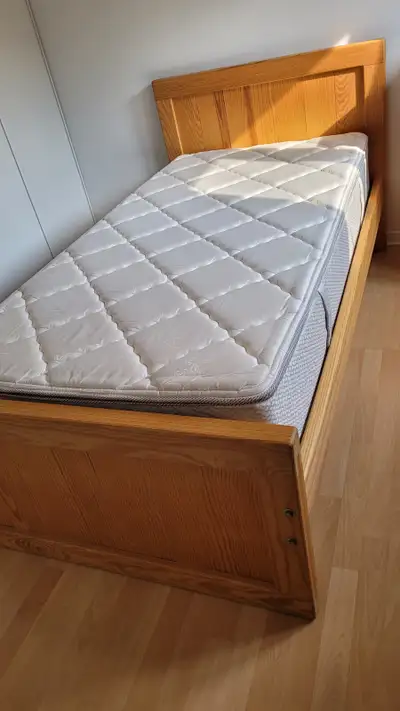 Lit simple en bois massif  - Solid Wood Twin Bed, View more