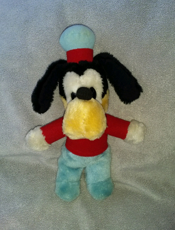 Vintage 1970's Walt Disney GOOFY Bean Bag 12" Plush Stuffed Toy
 in Arts & Collectibles in Truro - Image 2