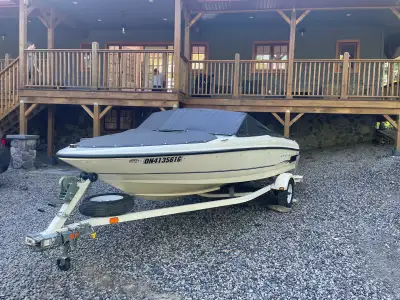 2005 Bayliner 8 person 135 Hp Mercury engine With trailer