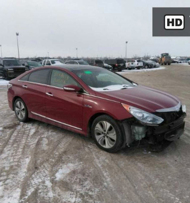 2013 hyundai sonata hybrid only for parts  in Cars & Trucks in Winnipeg - Image 2