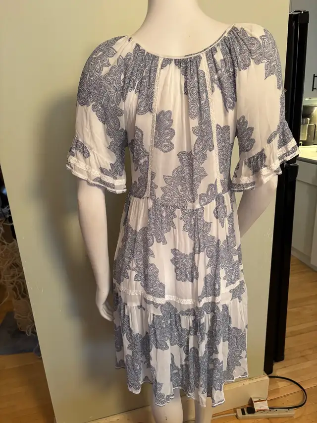 XS Sheer Cover up/Dress by Nile in Women's - Dresses & Skirts in Kitchener / Waterloo - Image 6