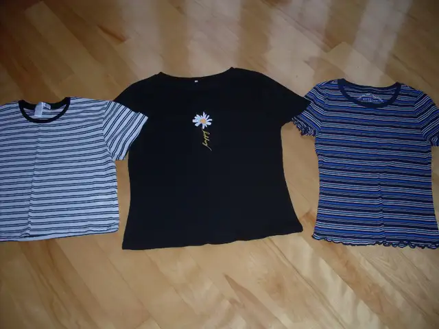 Chandails Neufs grandeur adolescente médium Fille 12 ans -14 ans in Kids & Youth in Longueuil / South Shore - Image 2