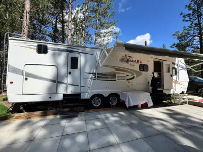 2010 Jayco Eagle 324 BHD – $20,000 OBO Very well-maintained family trailer — sleeps up to 10! We are...