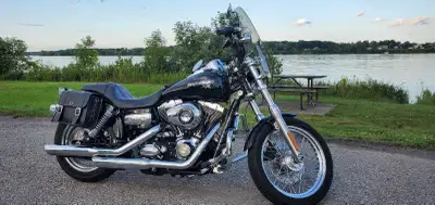 Stunning black Harley-Davidson Super Glide FXDC Custom in excellent condition! This bike has been me...