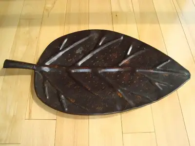 Contoured Brown Metal Leaf Table Decor Tray - 20" long perfect shape. Clean, No rust and a great tab...