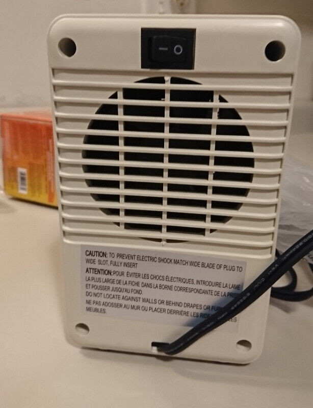 Comfort Zone CZ410WT Small Personal Ceramic Heater Fan in Other in Oshawa / Durham Region - Image 4