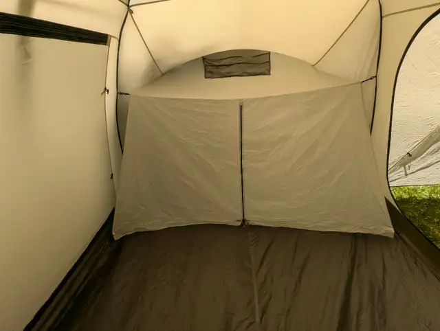 North Face Trailhead 8 tent in Fishing, Camping & Outdoors in Belleville - Image 8