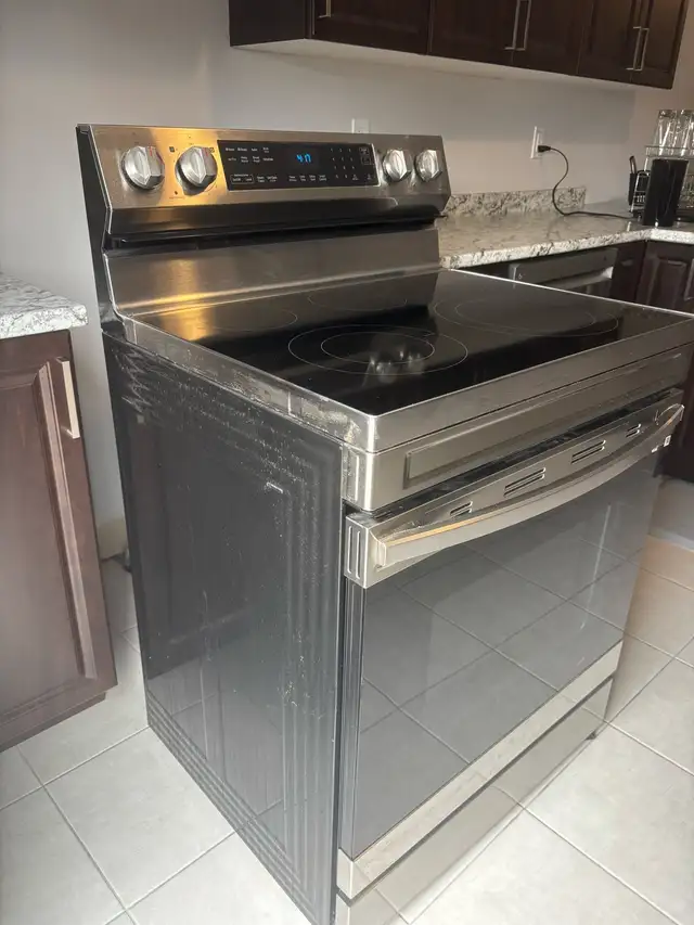 Samsung 30” 6.3 cu ft smart electric stove for sale in Stoves, Ovens & Ranges in City of Toronto - Image 5