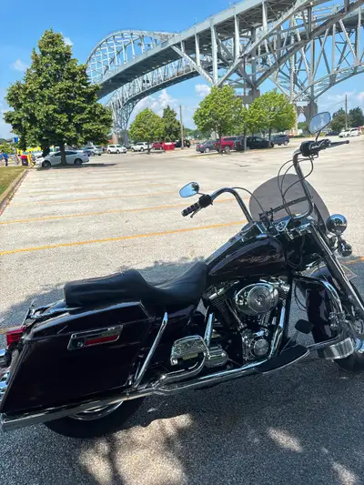 Looking to sell or trade my Road King for another Harley. My bike runs as it should. 56km. New batte...