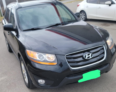 2010 Hyundai santafe sport AWD in great condition!!