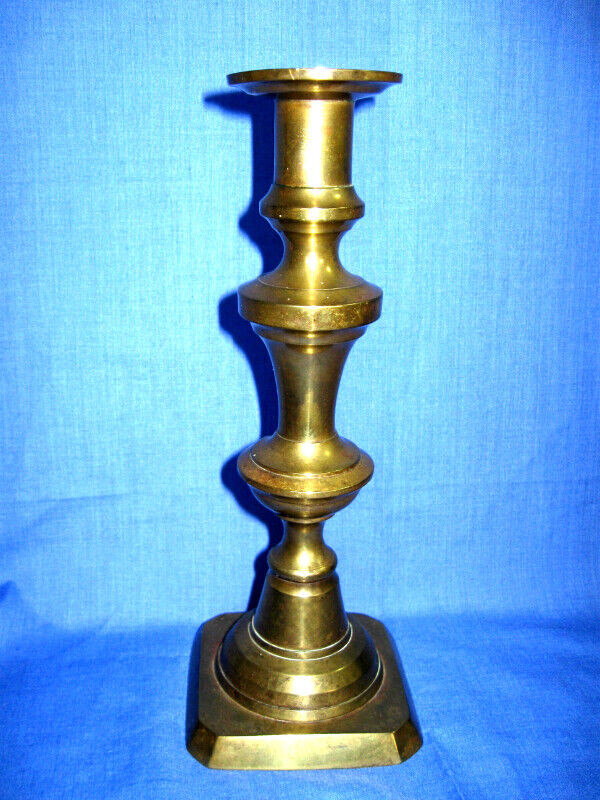 PORTE  CHANDELLE LAITON ANTIQUE SOLID BRASS CANDLE HOLDER dans Art et objets de collection  à Ouest de l’Île