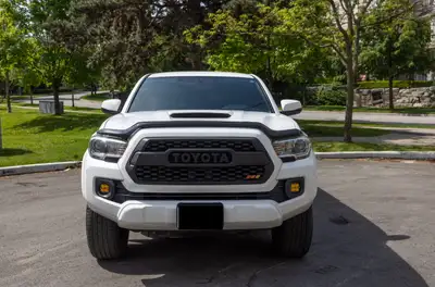 2017 Toyota Tacoma Double Cab V6 – Well Maintained & Loaded with Upgrades! Mileage: 191,000 km Clean...