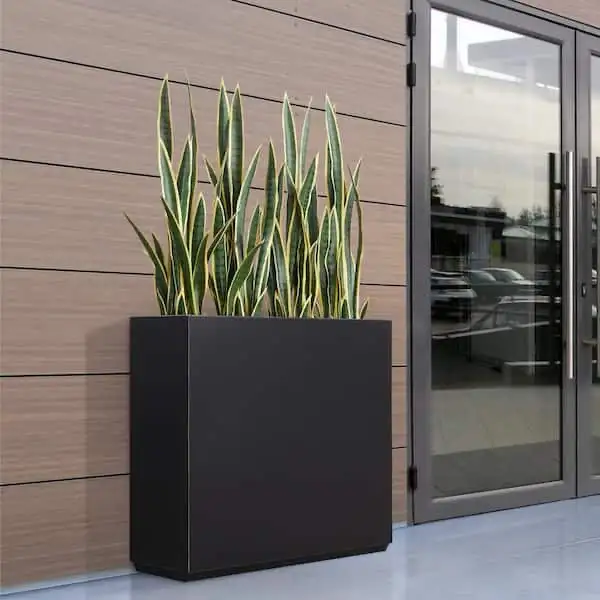 Long Box Metal Rectangular Planter in Black in Outdoor Décor in Markham / York Region - Image 2