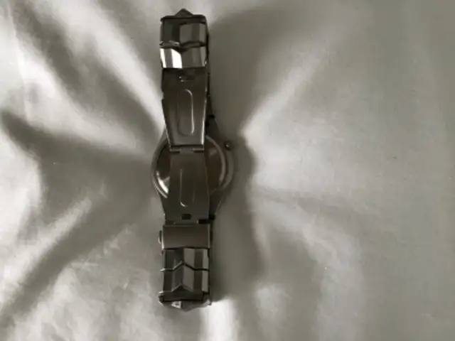 AUTHENTIC TAG HEUER MENS WATCH in Jewellery & Watches in City of Montréal - Image 8