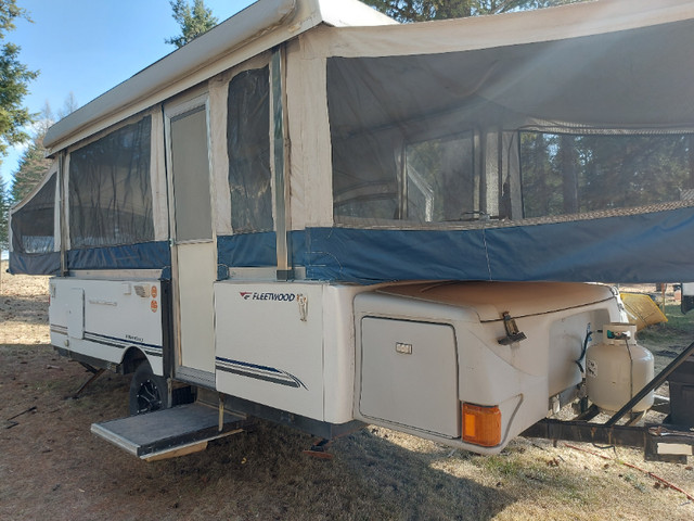 2007 Fleetwood Williamsburg 4150 tent trailer in Travel Trailers & Campers in Penticton - Image 2