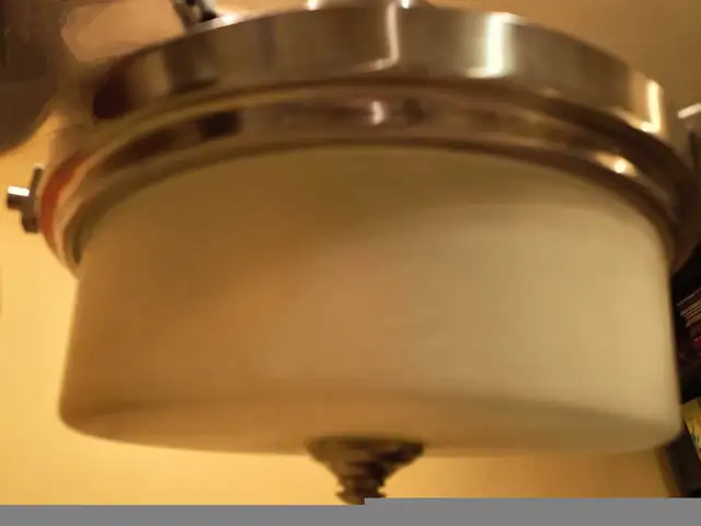 Ceiling Center Light Fixture - Alabaster Glass in Indoor Lighting & Fans in City of Toronto - Image 3