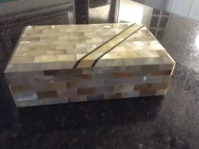 Mother of pearl jewelry box vintage 8"x4.5" height 2.5", View more