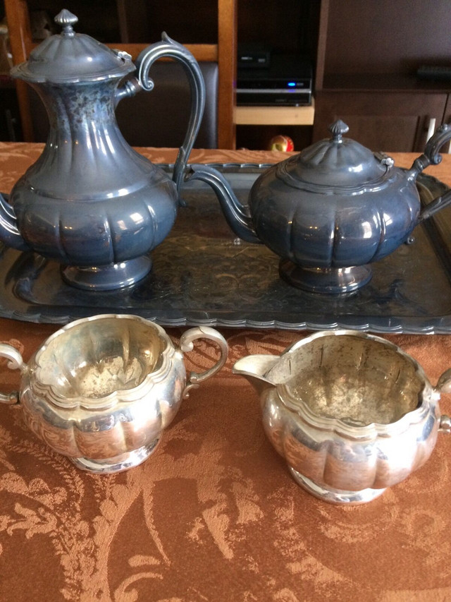 Silver plate coffee& tea service set in Arts & Collectibles in Winnipeg