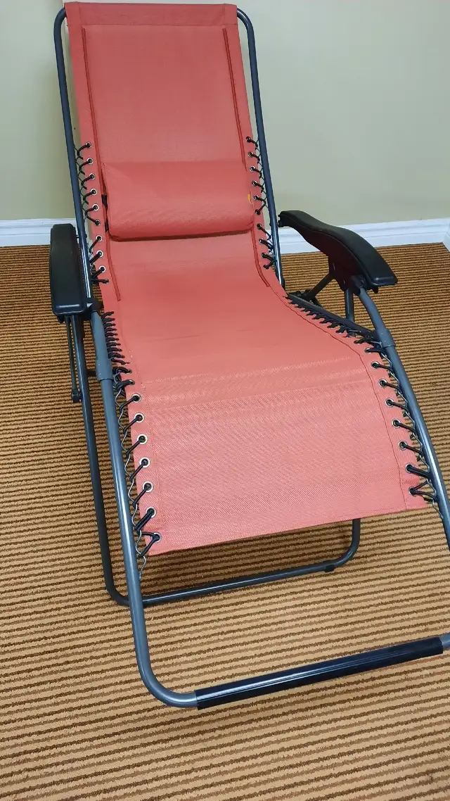 Patio Lounge folding recliner  chair in Patio & Garden Furniture in Mississauga / Peel Region - Image 2