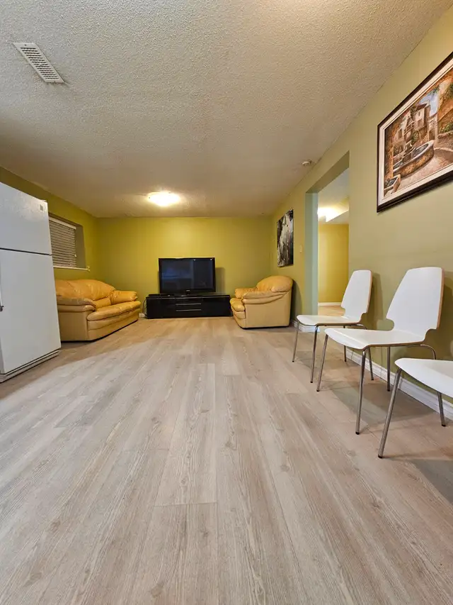 Spacious & Newly Renovated 2BR 2BA Ground Floor Suite -Killarney