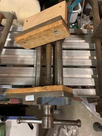Record 520 carpenter's vice for wood working., View more