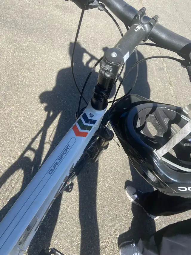 Large Trek Bike in Mountain in Strathcona County - Image 5