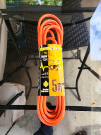 Heavy-duty 5 meter outdoor cord  16/3 single outlet. 