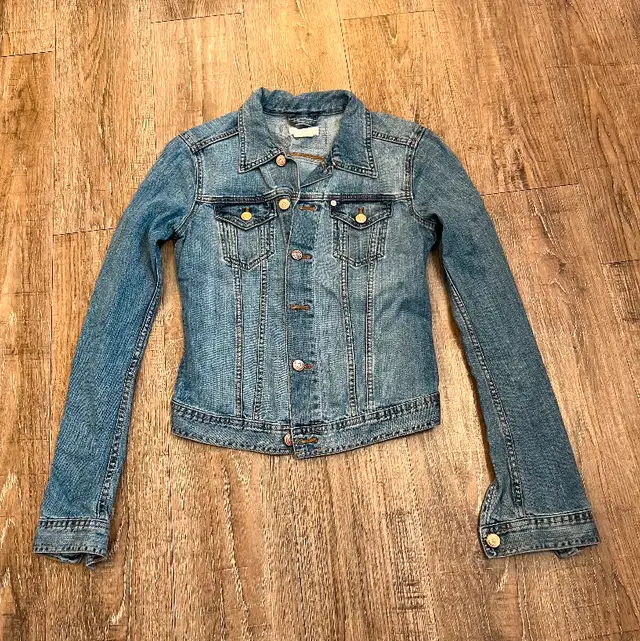 LIKE NEW! Women’s Jean / Denim Jacket628632836627211224