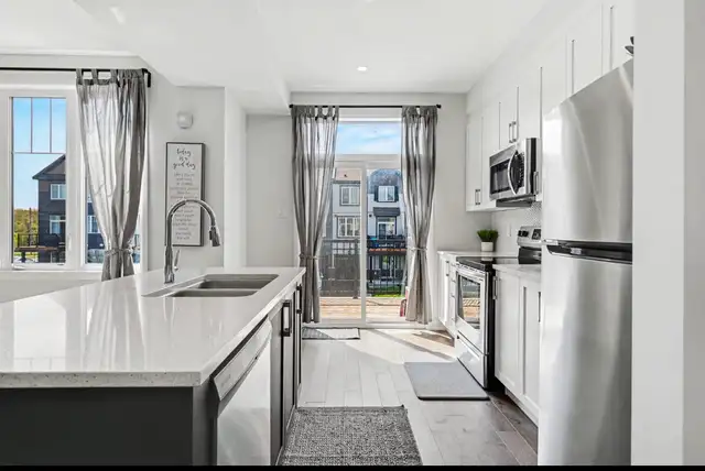 Room for rent in Barrhaven Quinns Pointe (Female) in Room Rentals & Roommates in Ottawa - Image 4