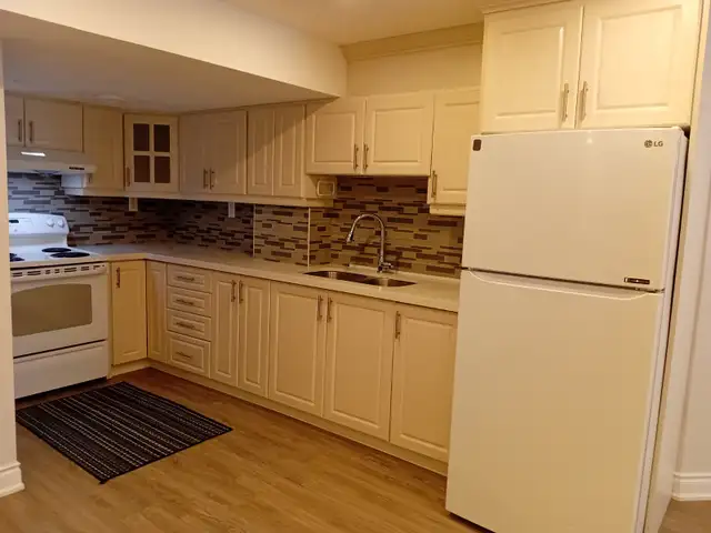 Basement for rent in milton in Room Rentals & Roommates in Oakville / Halton Region - Image 3