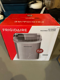 Frigidaire 26 lb. Freestanding Ice Maker - Stainless S