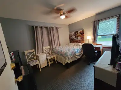 Move Today! London East - Rm - In quiet Argyle Apt Non Smoker Starting over on you own male / fem ok...