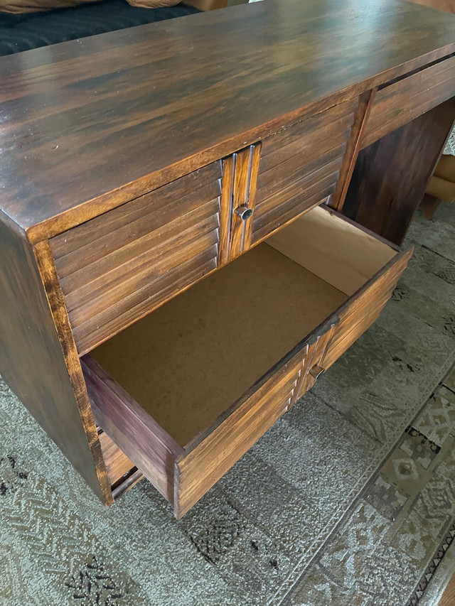 Solid wood desk with drawers Desks Oakville / Halton Region Kijiji