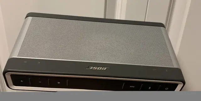 Bose SoundLink III in Speakers in Burnaby/New Westminster - Image 3