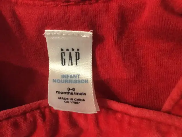 Dress -Red velour -no sleeve- Size 3-6 months in Clothing - 3-6 Months in Ottawa - Image 4