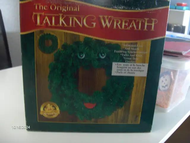 Christmas singing Wreath-vintage in Hobbies & Crafts in Lethbridge - Image 2
