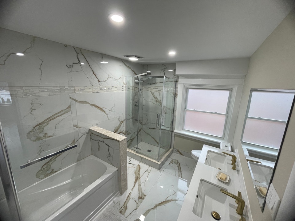 Beautifully Renovated 3 Bed, 2 Bath Detached Home – Owen 3