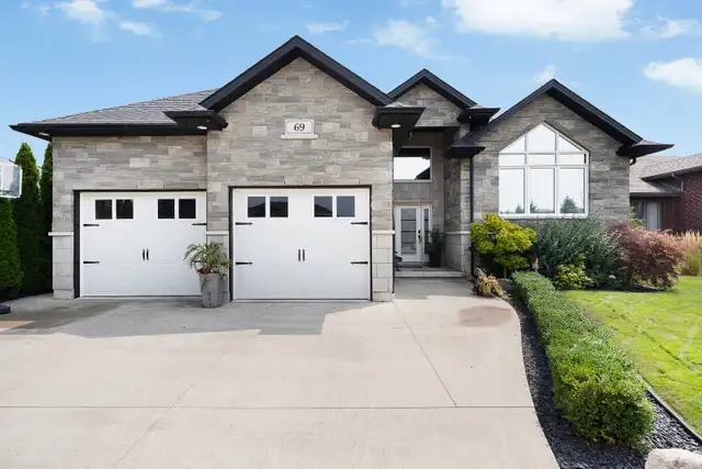 Home For Sale in Kingsville: 69 Conservation Blvd.