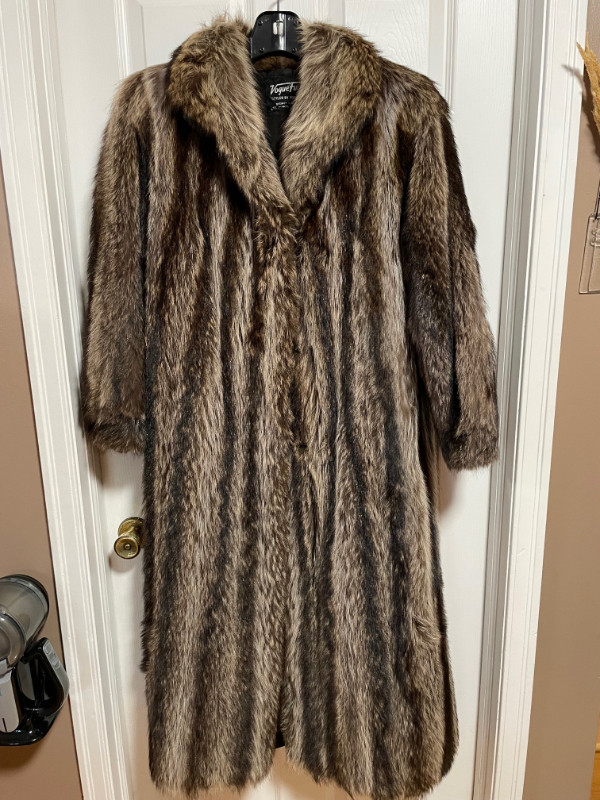 Ladies Racoon Fur Coat with detachable fox fur trimmed hood in Women's - Tops & Outerwear in St. John's - Image 4