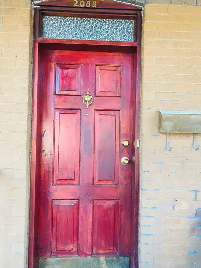 Beautiful 5 1/2 upper duplex apartment for rent in the heart of Notre-Dame-de-Grâce (NDG), available...