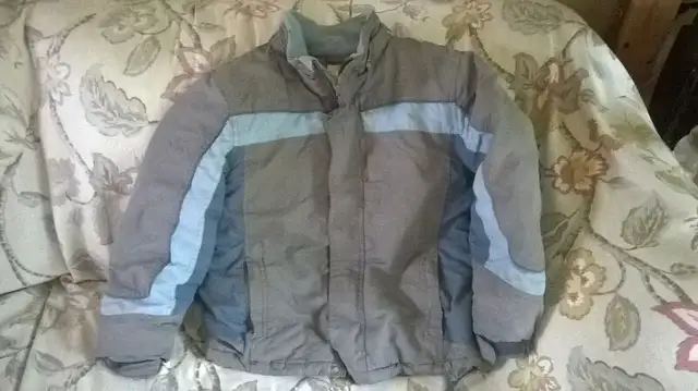 Winter Coat in Kids & Youth in Fredericton - Image 3