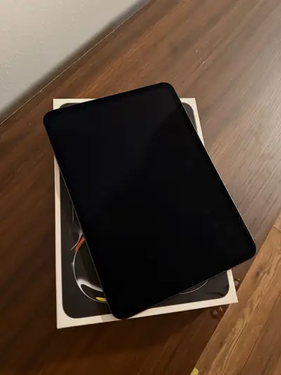 iPad Pro M5 2025 256Go Cellulaire + GPS – Comme neuf, View more