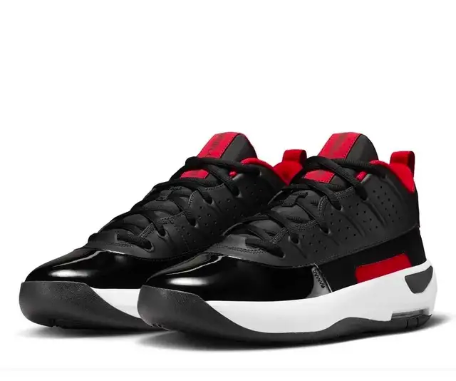 Jordan Max Aura 7 Black/Red